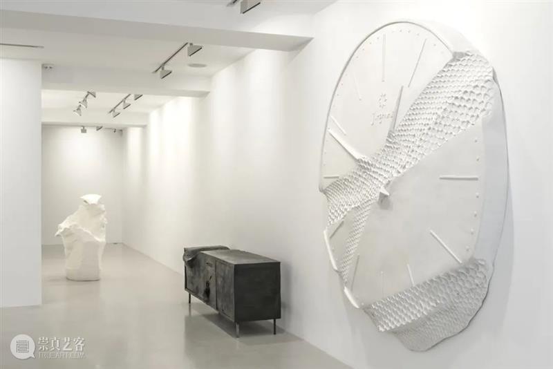 艺术家 | 欧文·沃姆 Erwin Wurm 博文精选 Thaddaeus Ropac 欧文 沃姆 Wurm 艺术家 作品 问题 雕塑 概念 日常生活 时代 崇真艺客